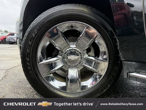 Used 2018 Chevrolet Suburban Premier RWD image 10