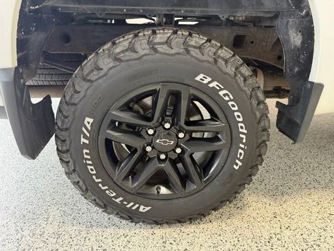 Used 2019 Chevrolet Silverado 1500 LT Trail Boss AWD/4WD image 30