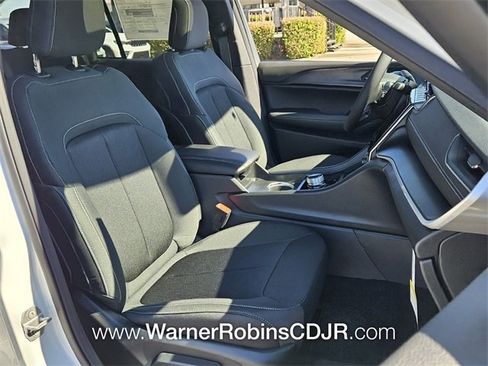 New 2025 Jeep Grand Cherokee Laredo X image 16