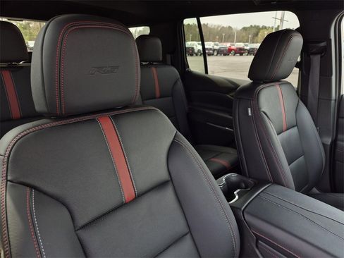 Certified 2025 Chevrolet Traverse RS w/ LPO, Floor Liner Package image 13