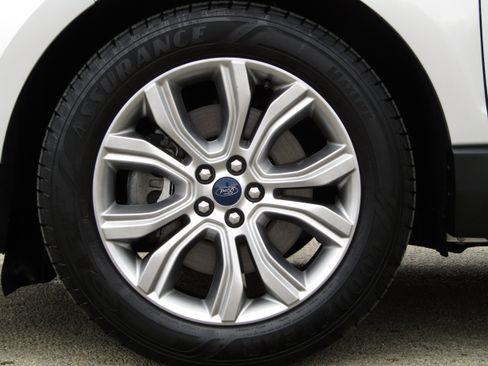 Certified 2019 Ford Edge Titanium w/ Equipment Group 301A image 9