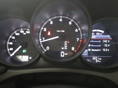 Used 2023 Porsche Macan image 18