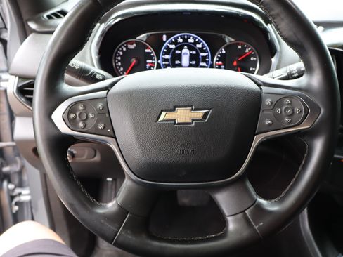 Used 2023 Chevrolet Traverse Premier FWD image 25