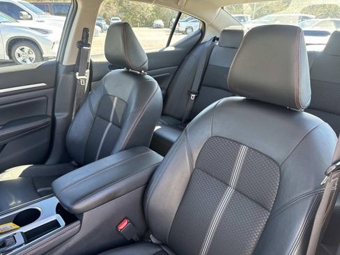 Used 2025 Nissan Altima 2.5 SR image 11