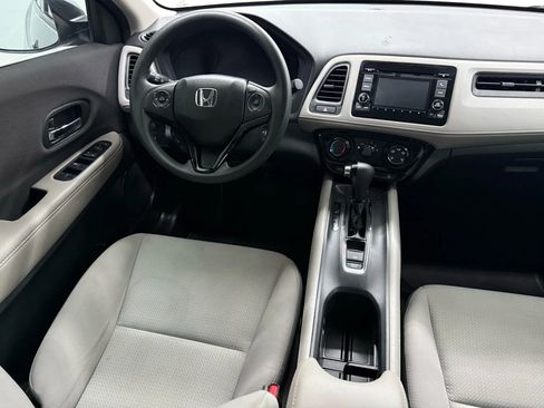 Used 2019 Honda HR-V LX image 27