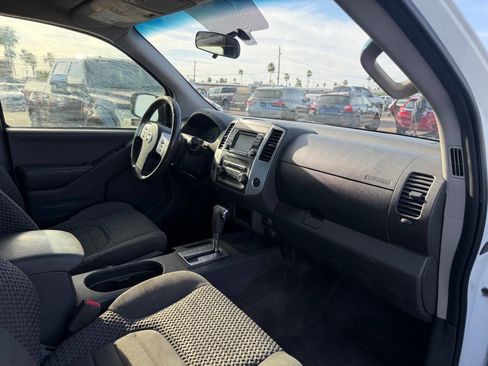 Used 2018 Nissan Frontier SV RWD image 24