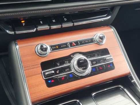 Certified 2024 Lincoln Aviator Reserve w/ Jet Package AWD/4WD image 18
