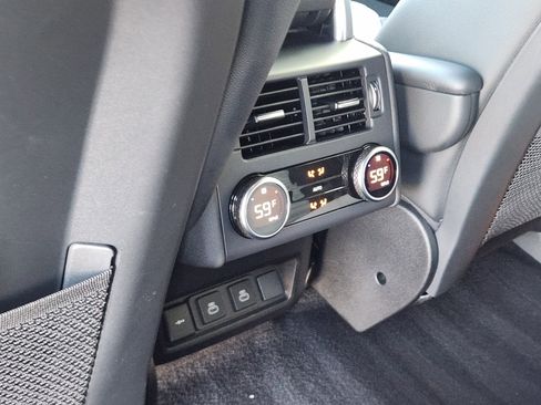 Certified 2023 Land Rover Discovery S R-Dynamic image 33