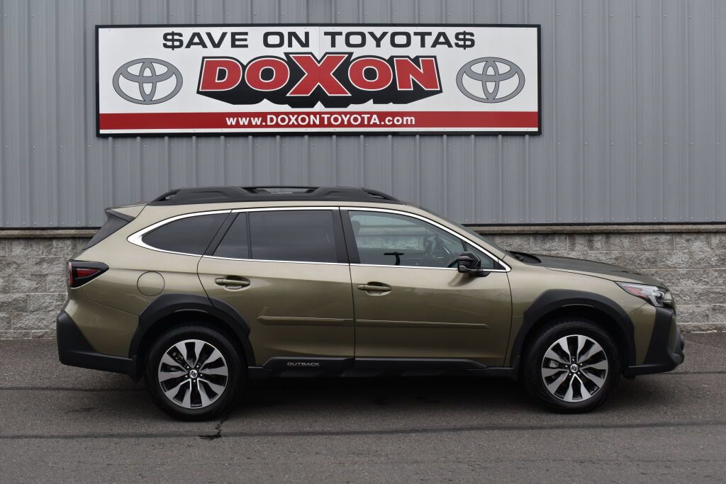Used 2025 Subaru Outback Limited AWD/4WD image 4