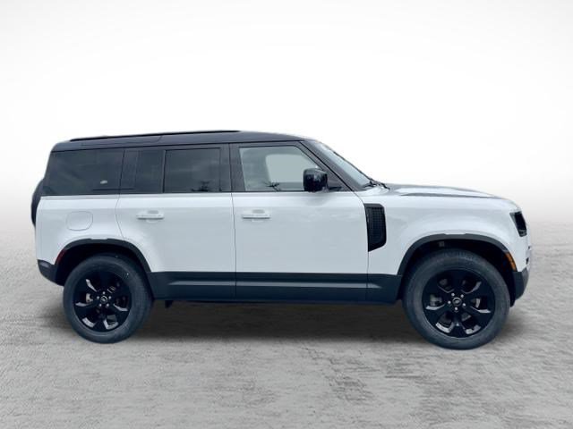 Used 2023 Land Rover Defender 110 S AWD/4WD image 4