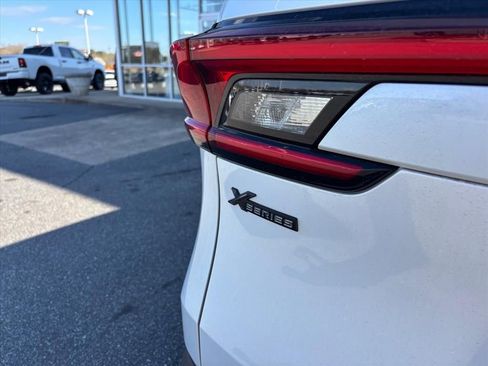 Used 2025 Toyota Grand Highlander LE image 9