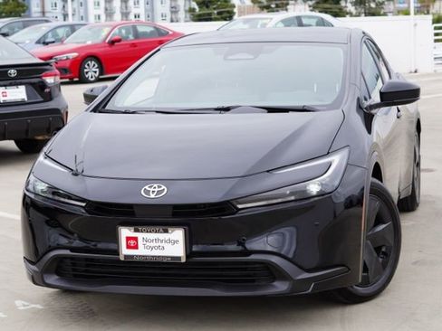 Used 2026 Toyota Prius LE FWD image 3