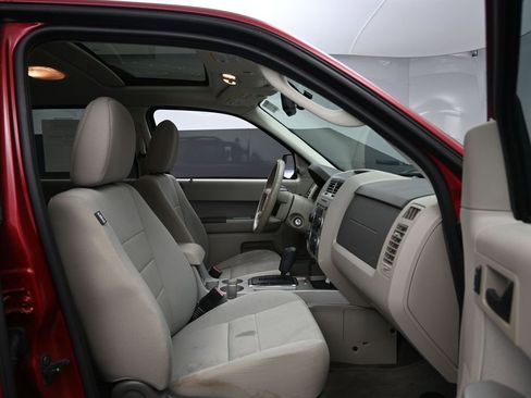 Used 2010 Ford Escape XLT image 21