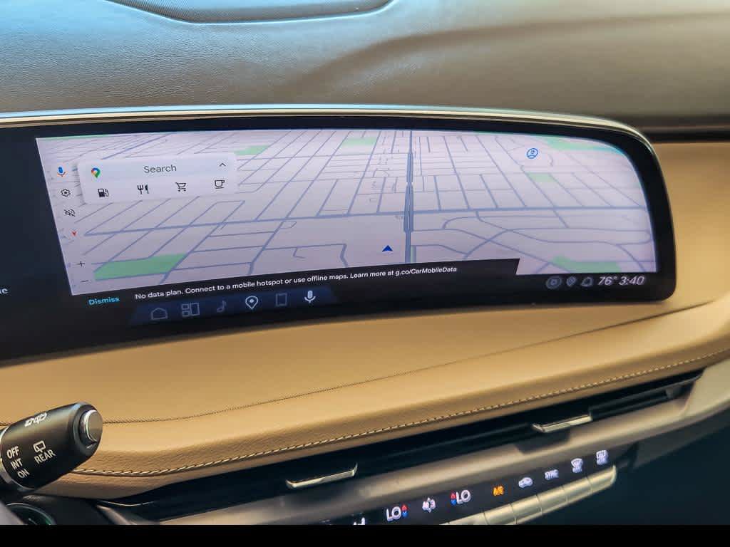 Used 2024 Cadillac XT4 Luxury w/ Cold Weather Package AWD/4WD image 15