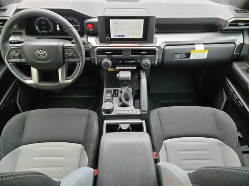 Used 2025 Toyota 4Runner TRD Off-Road AWD/4WD image 15