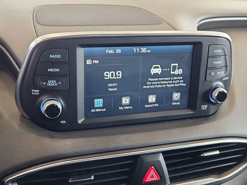 Used 2020 Hyundai Santa Fe SE image 3