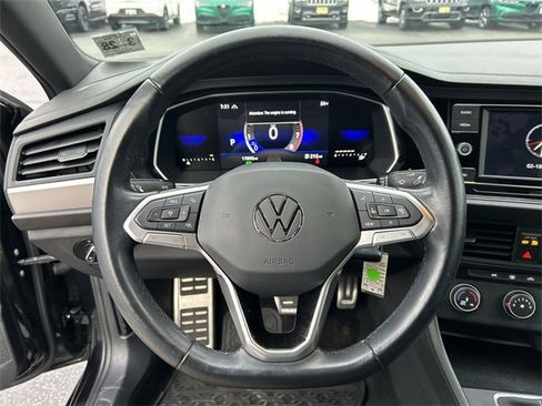 Used 2023 Volkswagen Jetta Sport image 18