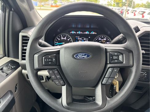 Used 2022 Ford F250 XL w/ Power Equipment Group AWD/4WD image 22