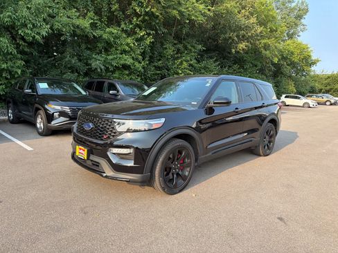 Used 2022 Ford Explorer ST w/ ST Street Pack AWD/4WD image 4