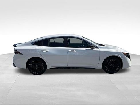 New 2026 Nissan Sentra SR w/ Floor Mat Package FWD image 9