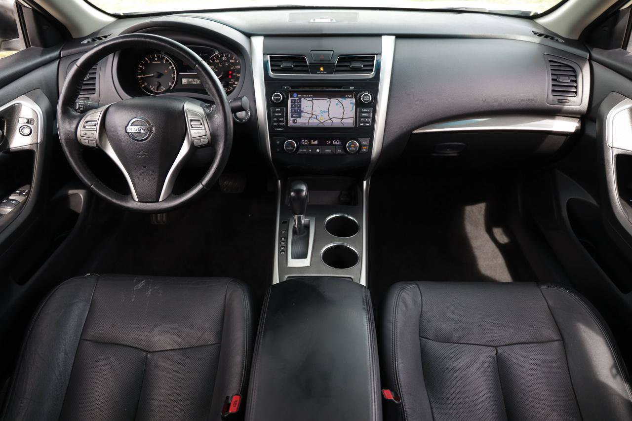 Used 2015 Nissan Altima 2.5 SL w/ Technology Package FWD image 2