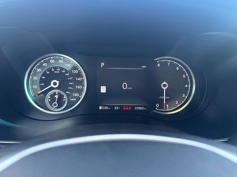 Used 2025 Genesis G70 2.5T AWD/4WD image 31