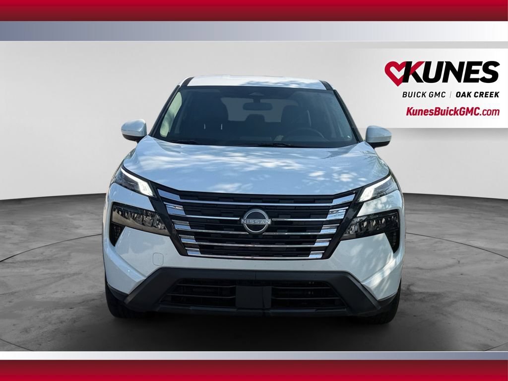Used 2026 Nissan Rogue SV AWD/4WD image 3