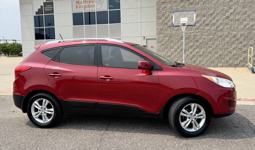 Used 2011 Hyundai Tucson 2WD image 5