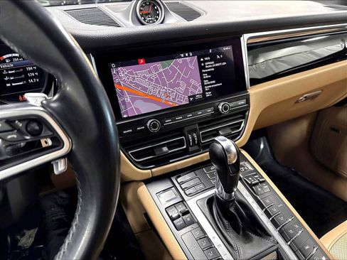 Used 2021 Porsche Macan AWD/4WD image 18