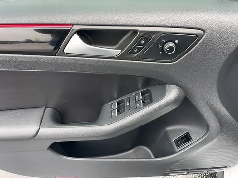 Used 2016 Volkswagen Jetta GLI SE image 13