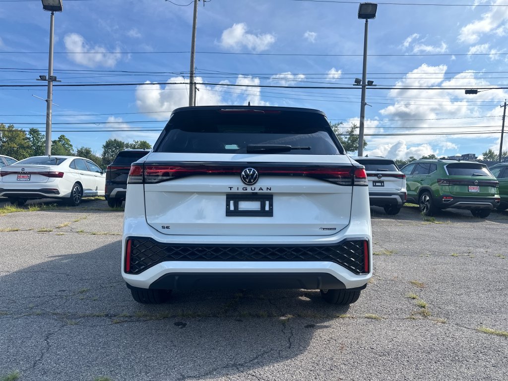 New 2026 Volkswagen Tiguan SE R-Line AWD/4WD image 3