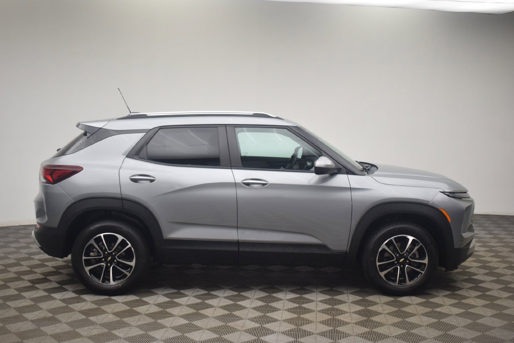 Used 2024 Chevrolet TrailBlazer LT AWD/4WD image 11