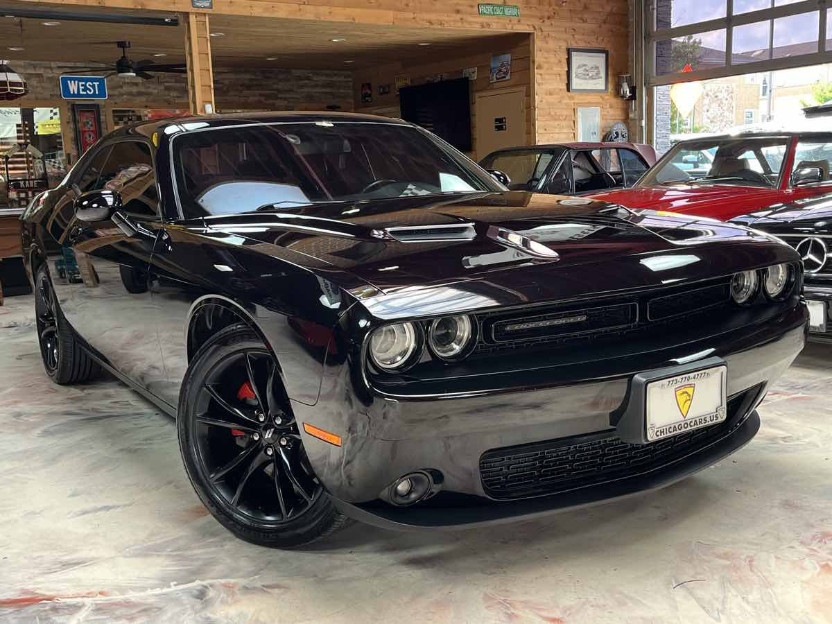 Used 2018 Dodge Challenger SXT Plus RWD image 3