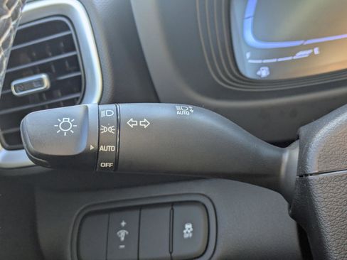 Certified 2024 Hyundai Venue SEL image 26