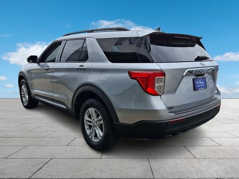 Certified 2023 Ford Explorer XLT image 4