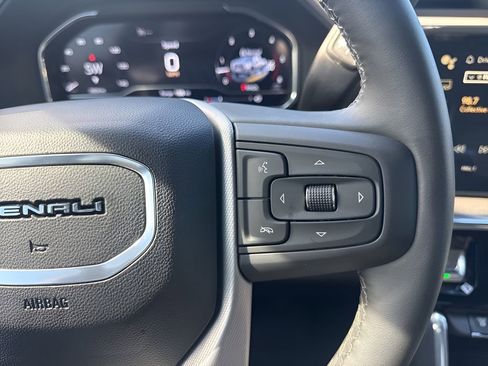 Used 2025 GMC Sierra 2500 Denali w/ Denali Reserve Package image 18