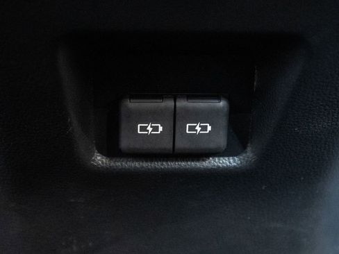 Used 2023 Toyota RAV4 SE image 30