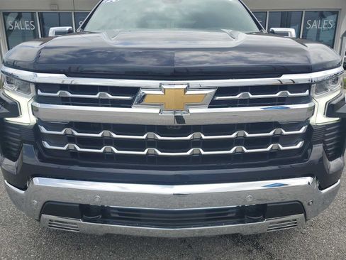Used 2024 Chevrolet Silverado 1500 LTZ w/ Z71 Off-Road Package AWD/4WD image 15
