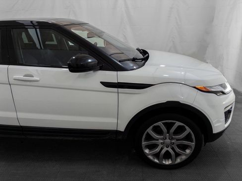 Used 2017 Land Rover Range Rover Evoque SE Premium image 10