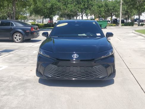 Certified 2025 Toyota Camry SE FWD image 8