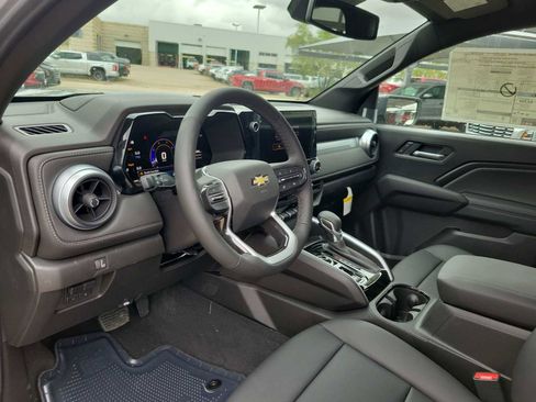 New 2025 Chevrolet Colorado LT w/ LT Convenience Package image 2
