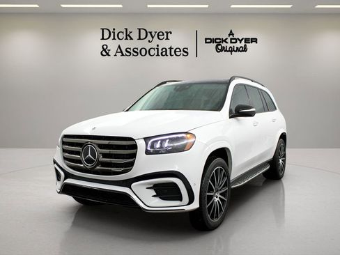 Used 2024 Mercedes-Benz GLS 450 4MATIC image 8