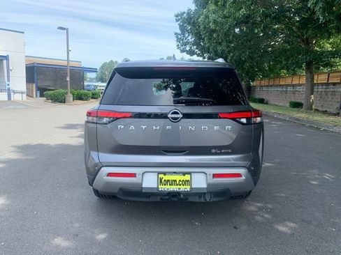 Used 2022 Nissan Pathfinder SL w/ SL Premium Package AWD/4WD image 4