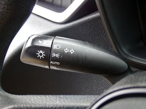 Used 2023 Toyota Corolla LE FWD image 40