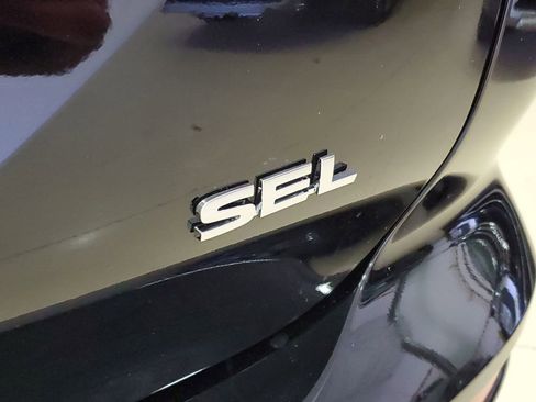 New 2025 Mitsubishi Outlander SEL image 9