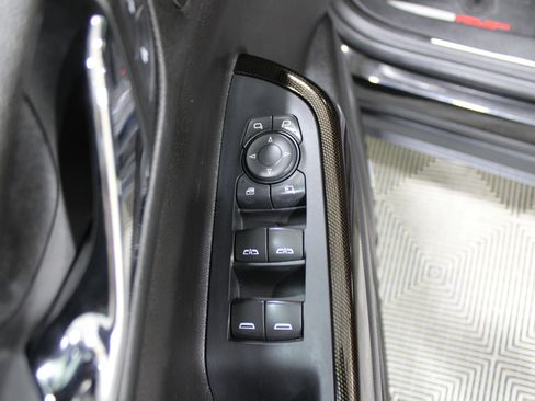 Used 2023 GMC Acadia AT4 w/ Technology Package image 6