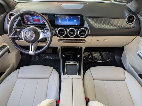 Used 2025 Mercedes-Benz GLA 250 4MATIC image 25