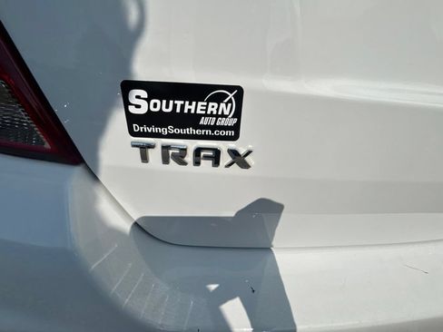 Used 2019 Chevrolet Trax LT w/ LT Convenience Package FWD image 24