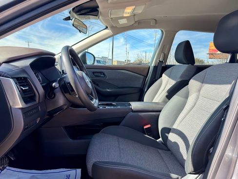 Used 2022 Nissan Rogue S image 10