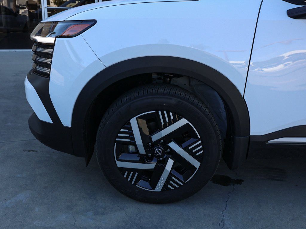 Used 2026 Nissan Kicks SV w/ Charging Package FWD image 12